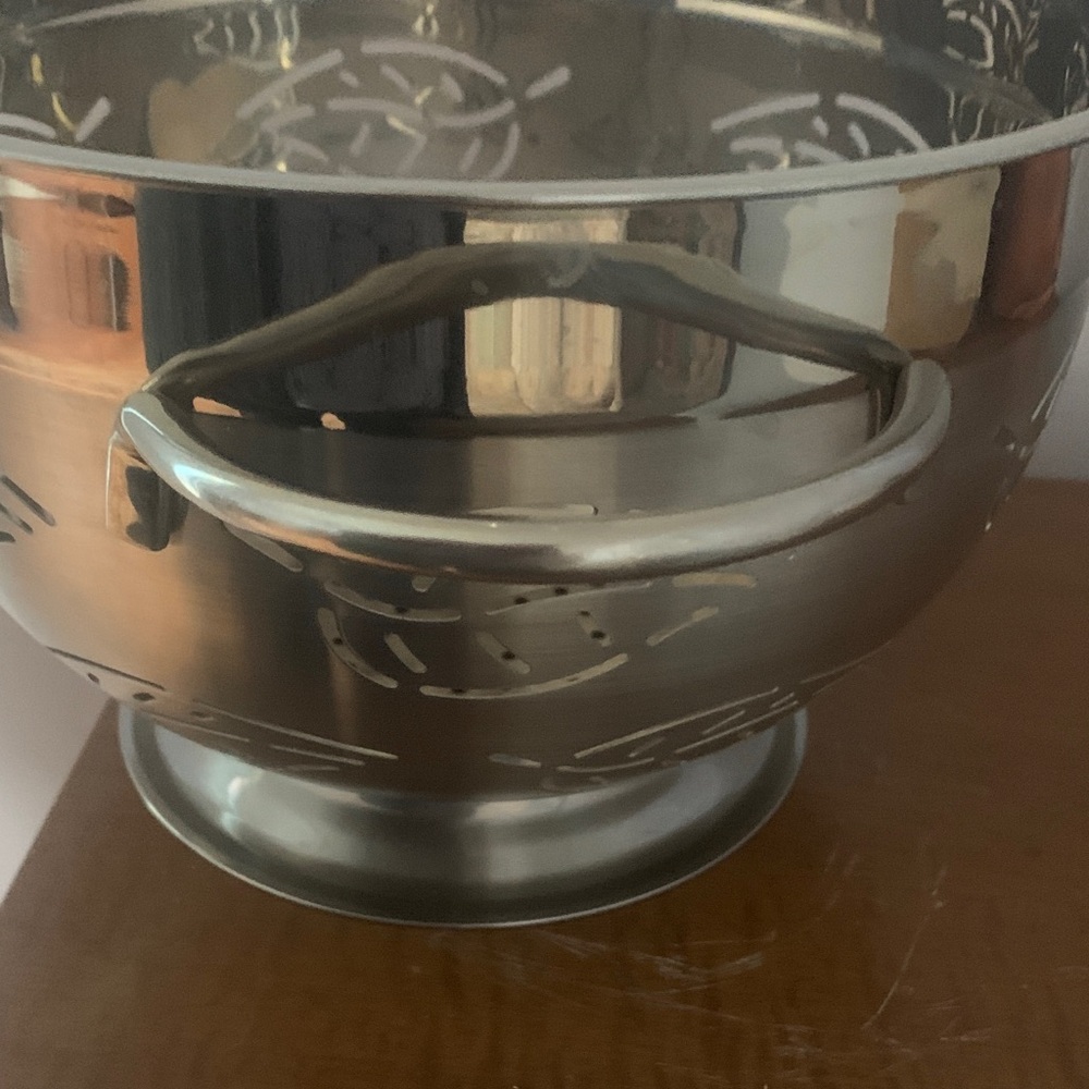 🍂 Good Cook Leaf Pattern Steel Colander - Picture 2 of 6